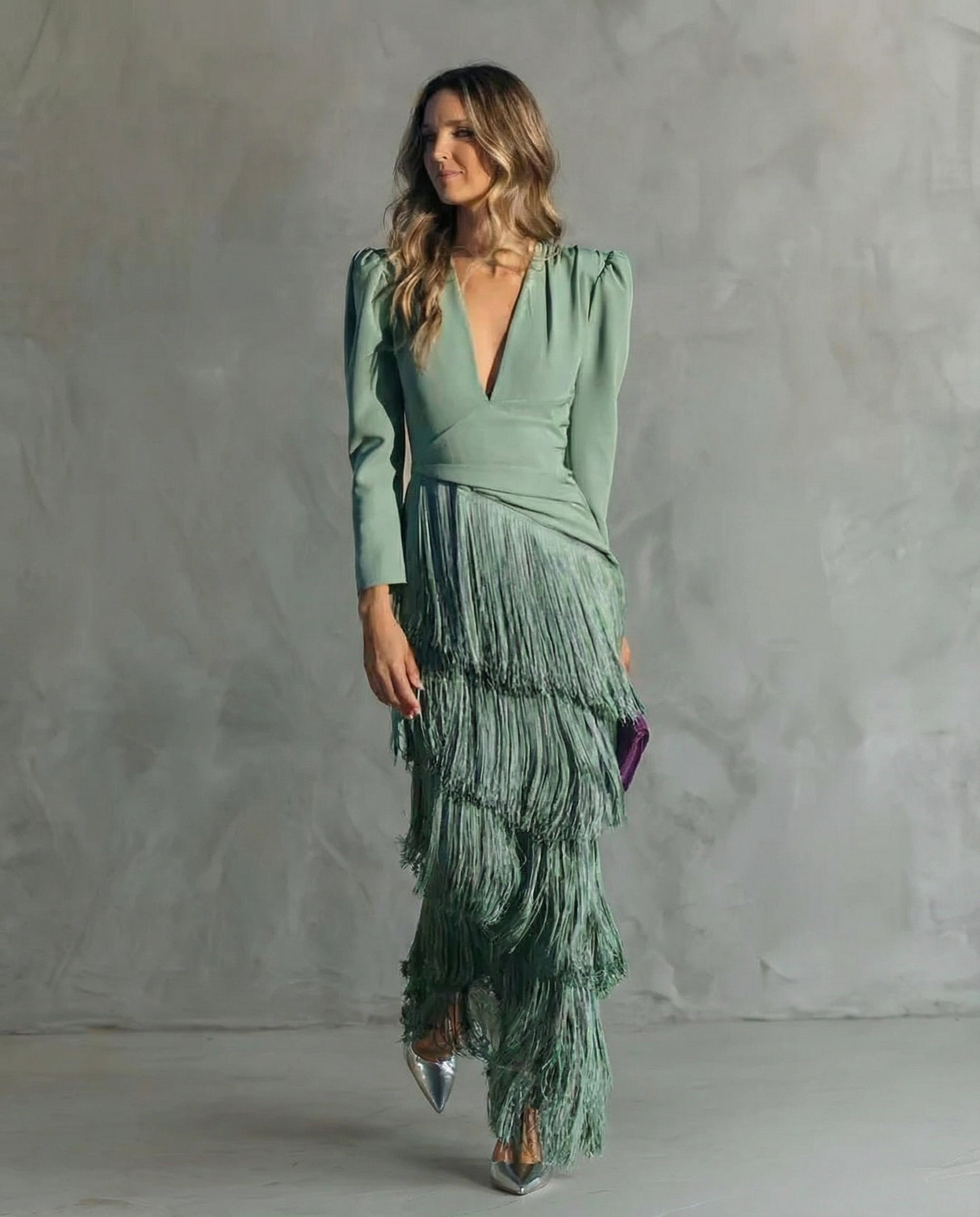 Rosa - Vestido Midi Elegante con Mangas de Flecos