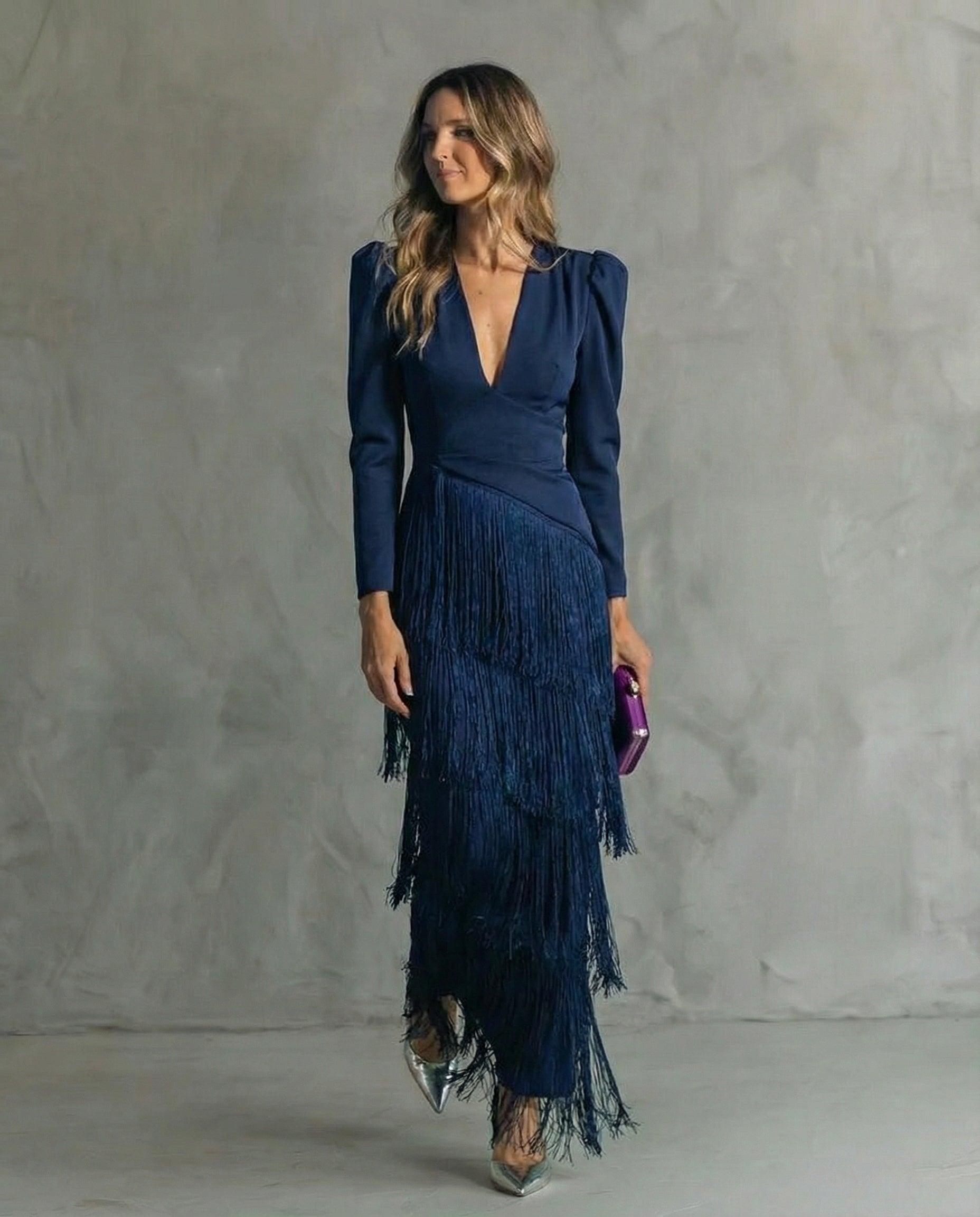 Rosa - Vestido Midi Elegante con Mangas de Flecos